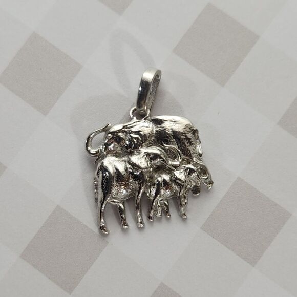 Elephant Family Pendant in Sterling Silver - Picture 4 of 6